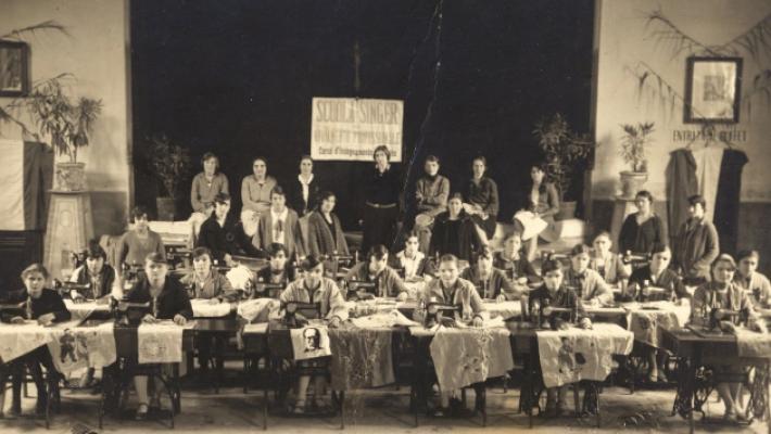 Stufe economiche e macchine da cucire: le case di una volta