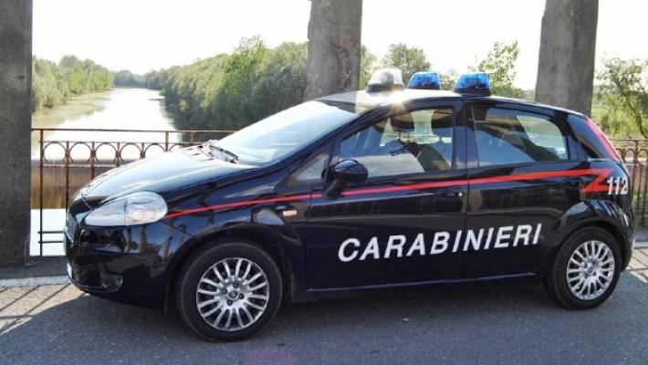 Corriere &laquo;prigioniero&raquo; nel proprio furgone liberato dai carabineri