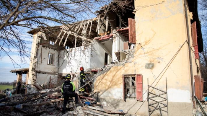 I 4 sfollati: &laquo;Cerchiamo casa, quando il dormitorio &egrave; aperto noi lavoriamo&raquo;