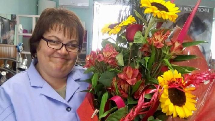 Rossana, l'ultima messa in piega prima di abbassare la serranda in via Trento