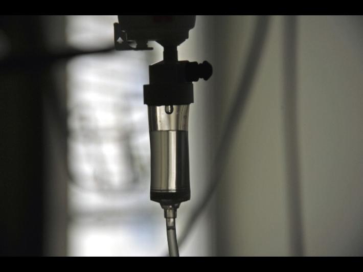 'Malata terminale uccisa con iniezione', imputati medico e marito