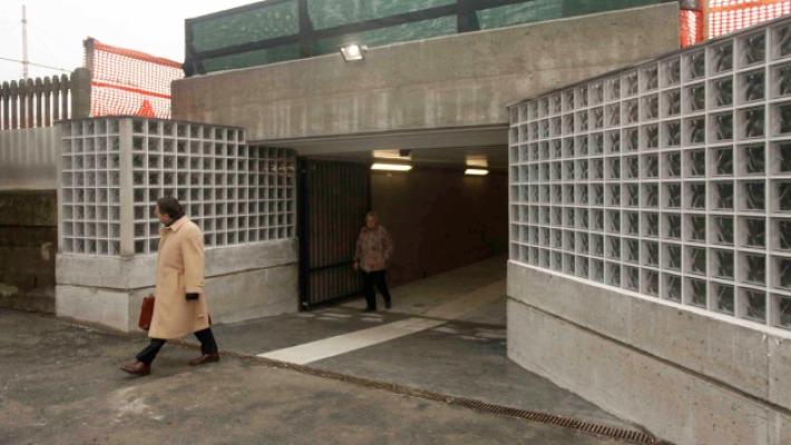 Fidenza, accerchiato e abbracciato per cercare di rubargli il portafoglio