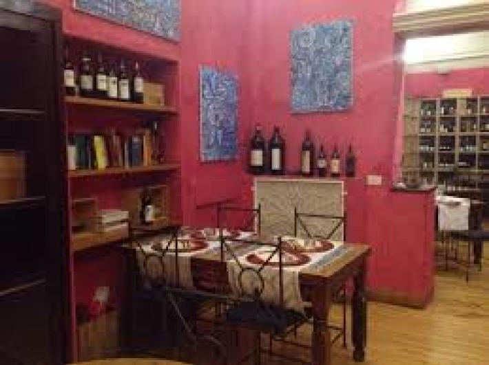 Furto all'enoteca "Ombre rosse", rubato l'incasso