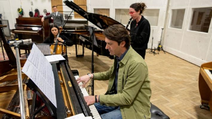 Roveri firma la sigla della serie Usa &laquo;Dream of Europe&raquo;