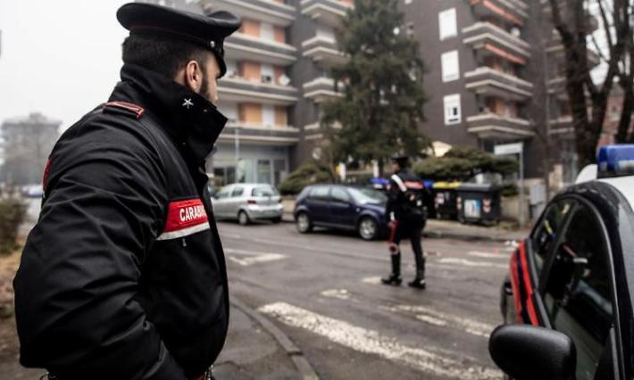 Due ragazzi nordafricani (uno minorenne) sorpresi a rubare generi alimentari: denunciati