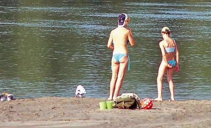 Nudisti in fiume: denunce dietro l'angolo