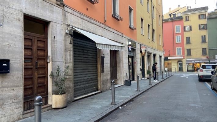 Risse e sporcizia, il Comune chiude il market. I residenti: &laquo;Una vittoria&raquo;