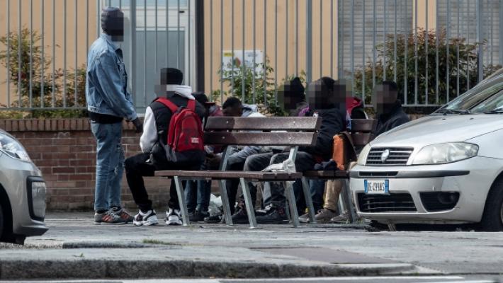 Residenti esasperati: &laquo;Largo Giandebiaggi? Desolante bivacco&raquo;