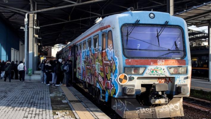 Sulla Parma-Suzzara, dove si viaggia a diesel su treni anni 80 e senza bagno