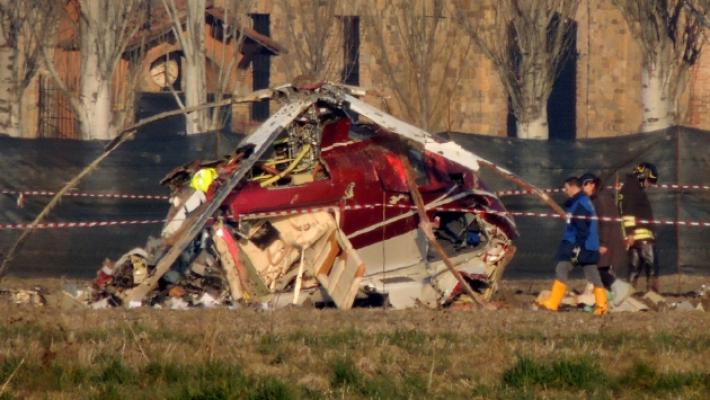 Elicottero precipitato, strumentazione di bordo e schede di memoria nel mirino