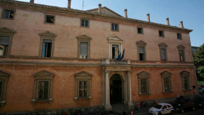 Condomino fa pignorare i mobili dell'ufficio dell'amministratore