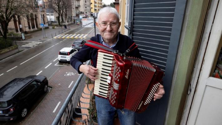Diodato, il menestrello urbano che incanta il San Leonardo