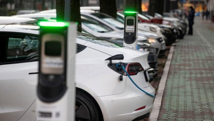 Un &laquo;pieno&raquo; di elettricit&agrave; grazie a 30 nuove colonnine