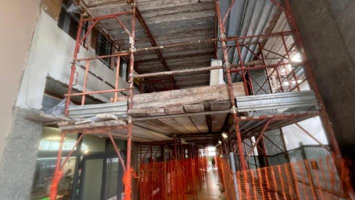 Furti a raffica nei negozi. &laquo;I ladri passano dalle impalcature&raquo;