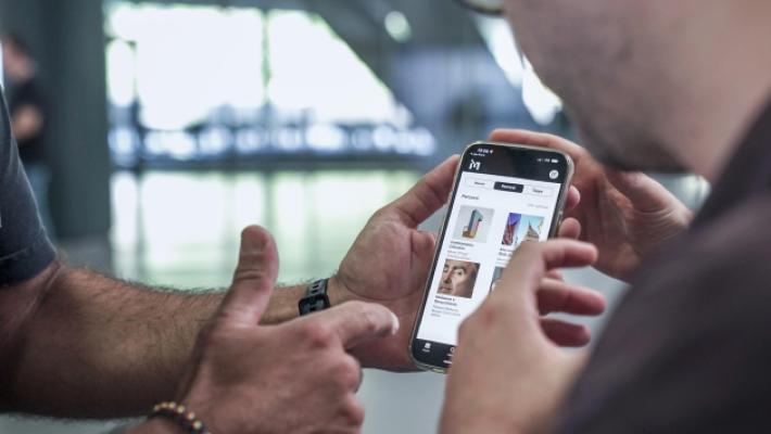 Dal furto del telefonino al ricatto: &laquo;Dacci 150 euro o lo rivendiamo&raquo;