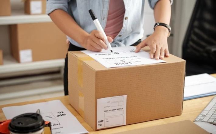 La droga arrivava per posta, arrestato postino pusher