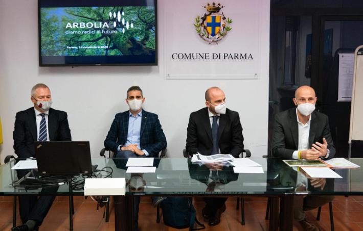  Oltre duemila piante per il progetto di forestazione di un'area verde del Cinghio Sud