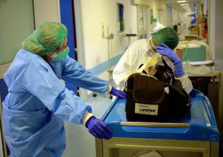 37.255 i nuovi casi di coronavirus in Italia,  227.695 i tamponi: percentuale del 16,3 %. 544 morti.