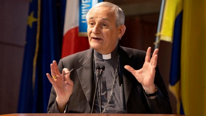 Il cardinale Zuppi: &laquo;La guerra si ferma vincendo i pregiudizi&raquo;