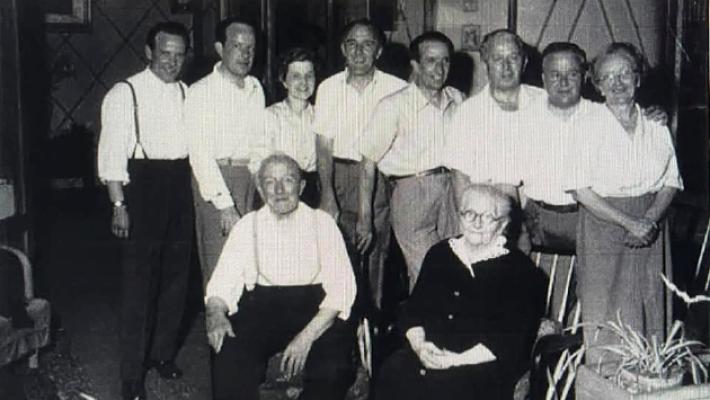 Ercole Manfredi, la moglie Taide e gli otto figli: ritratto di un poeta e spirito libero