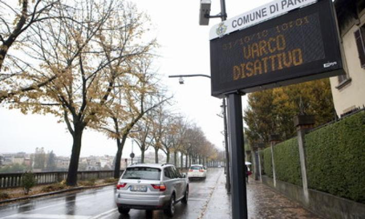 Permessi di transito e sosta gratuiti&nbsp;in Ztl e righe blu per le attivit&agrave; di&nbsp;ristorazione che effettuano consegne a domicilio