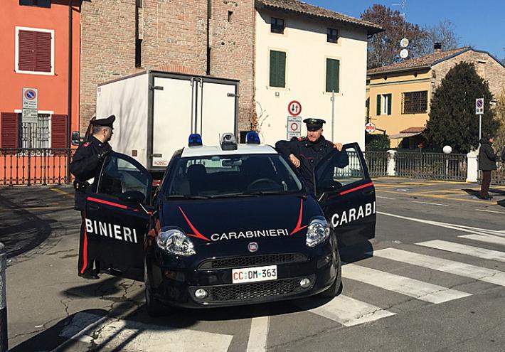 Positivo al Covid, &egrave; stato fermato in strada con la droga: doppia denuncia per un 29enne