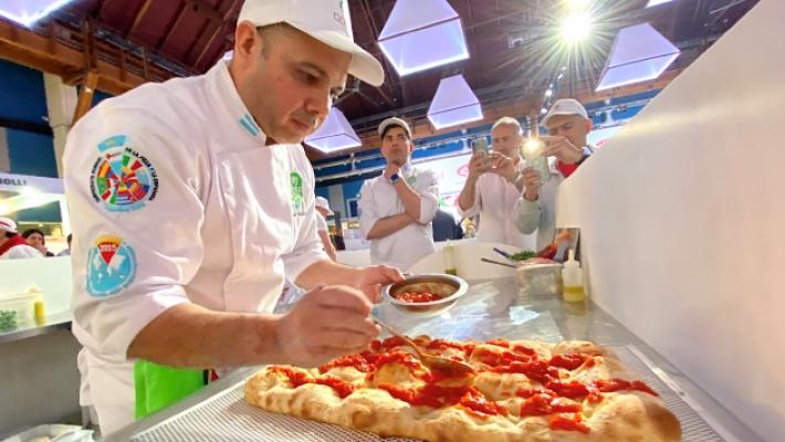 Pazzi per la pizza: il mondo in gara per il titolo di regina