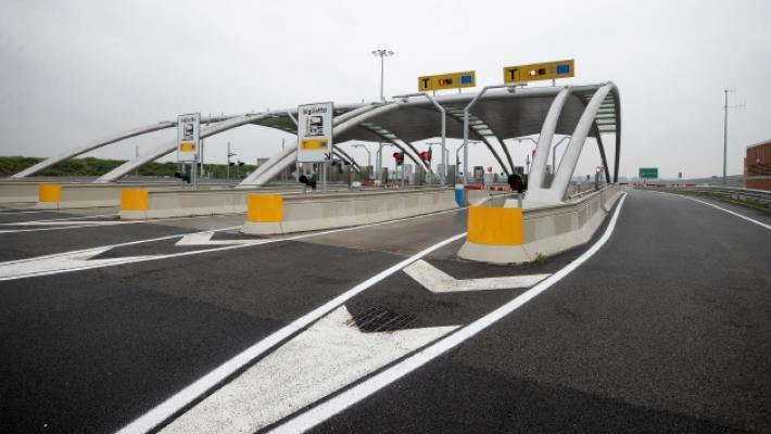 Sissa Trecasali, apre il casello della TiBre e scoppia la polemica