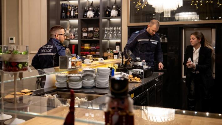 Simul&ograve; una rapina: &laquo;Meglio in carcere che al freddo&raquo;