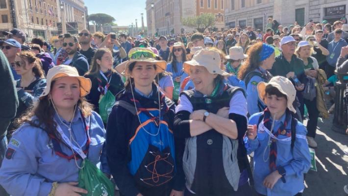 I duecento adolescenti di Parma ai funerali del Papa: &laquo;Non dimenticheremo le emozioni vissute&raquo;