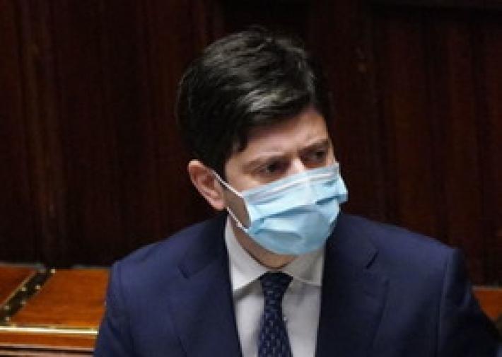 Speranza firma l'ordinanza "Stop agli allevamenti di visoni"