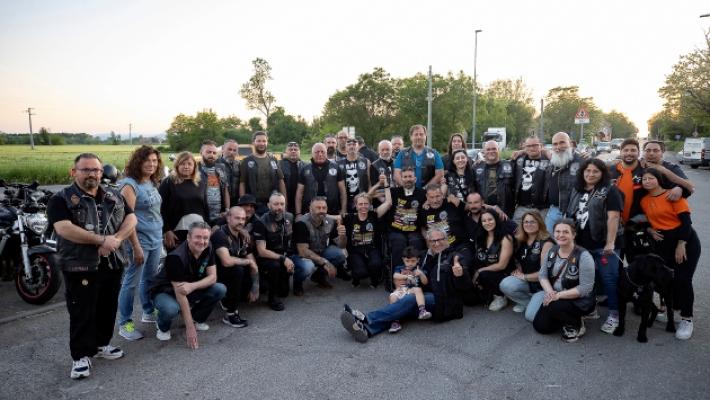 Luigi, l'abbraccio dei biker a Ponte Taro