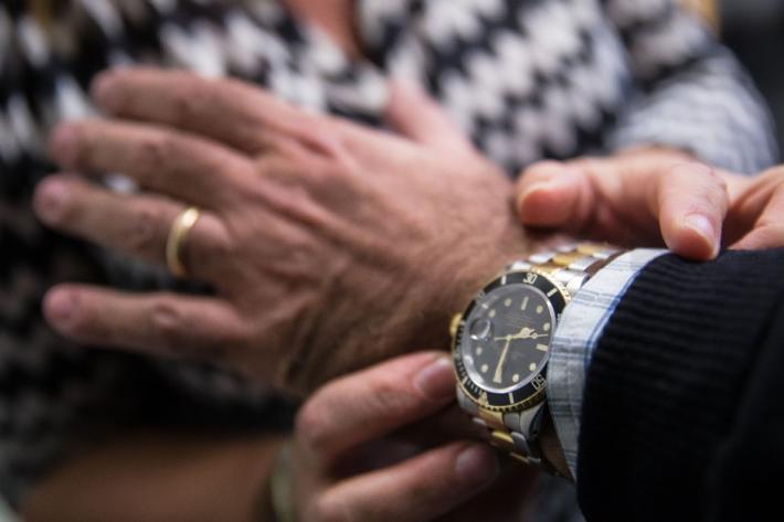 Condannata la &laquo;donna degli abbracci&raquo; che sapeva far sparire i Rolex