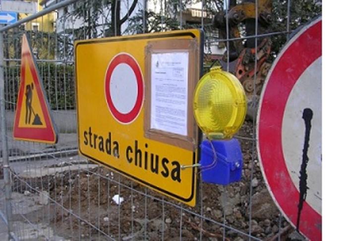 Chiusura stradale a case boscaini