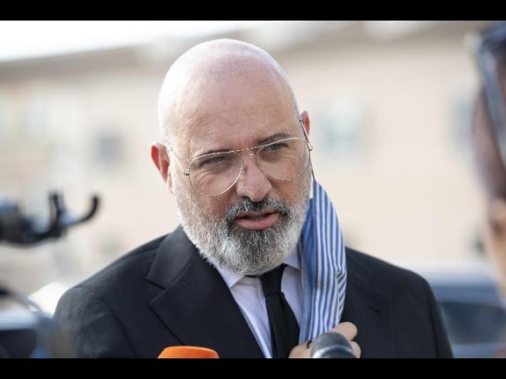 Bonaccini: "Ci si vaccini quando sar&agrave; possibile. E a Natale evitare il tana liberi tutti"