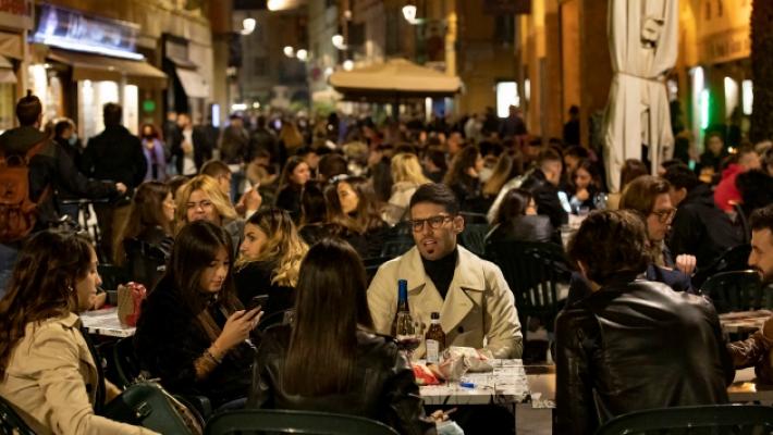 Come vivete la notte parmigiana? Pronto il questionario del Comune