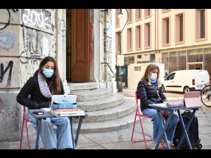 Studentessa No-Dad, 'Ancora a casa? E' presa in giro'
