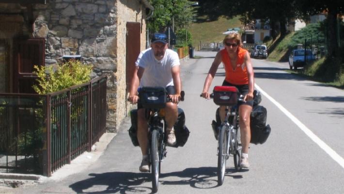 Boom di turisti in Appennino, in citt&agrave; meno pernottamenti