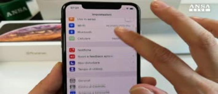 L'acqua danneggia gli  iPhone, l'Antitrust affibbia 10 milioni di multa alla Apple