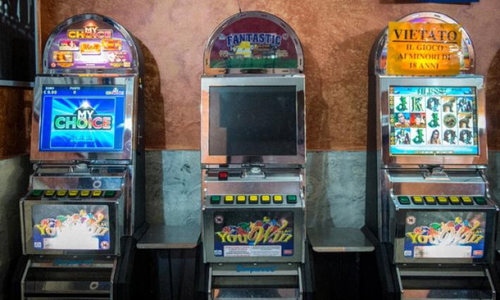 Clienti cinesi "sbancano" le slot machine