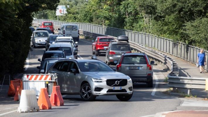 Odissea tra i cantieri stradali: lunghe code e deviazioni &laquo;fantasma&raquo;