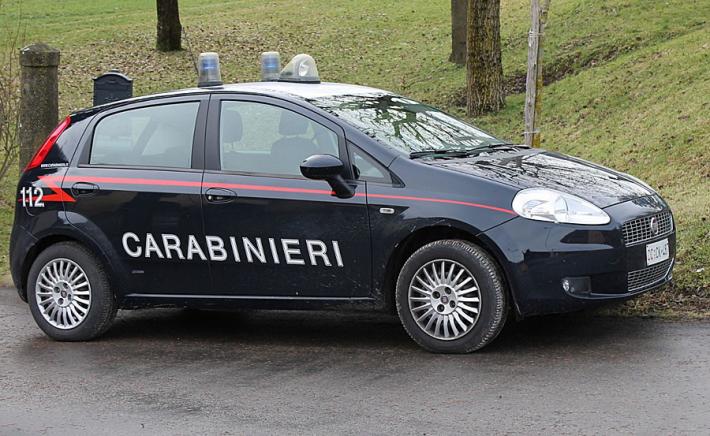 E dai controlli anti-Covid emerge che il bar ha una lavoratrice non regolarmente assunta: 3600 euro di multa