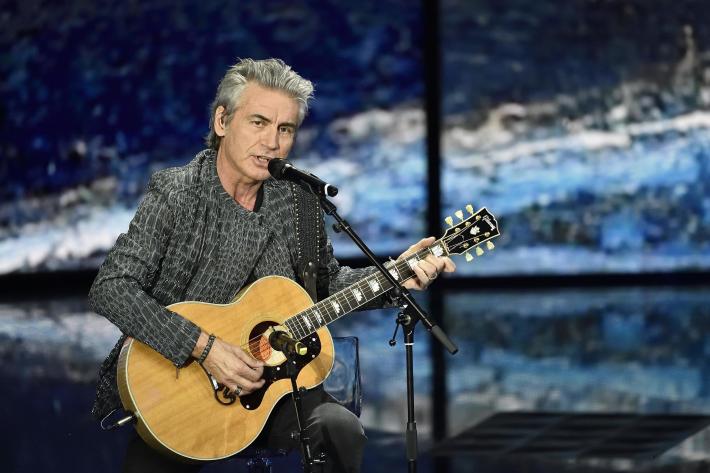 Ligabue, in uscita l'album di inediti "7" e la raccolta  "77+7"