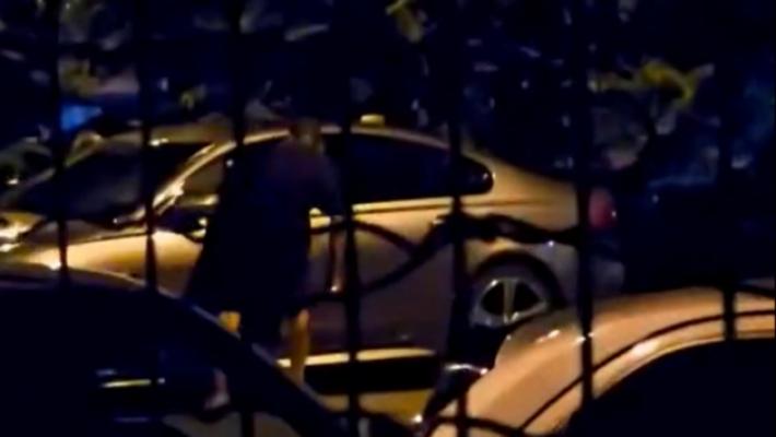 Via Po, auto danneggiate e pezzi smontati nella notte