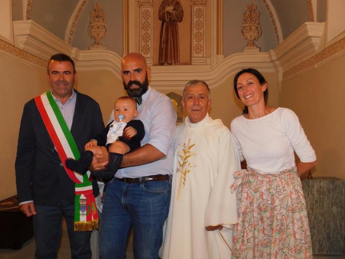 Dopo 9 anni Roccaferrara festeggia un battesimo