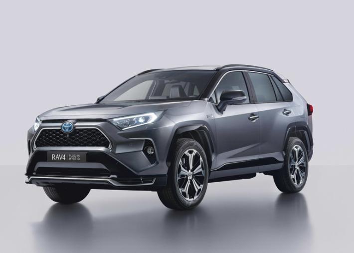 Toyota: per la prima volta Rav4  diventa plug-in