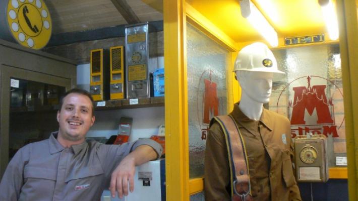 Cabine telefoniche e cimeli straordinari: il museo di Alberi