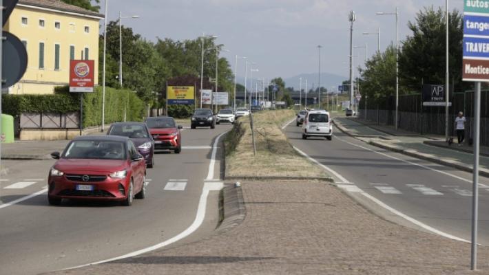 Quelle corse in moto su via Traversetolo: l'allarme dei residenti