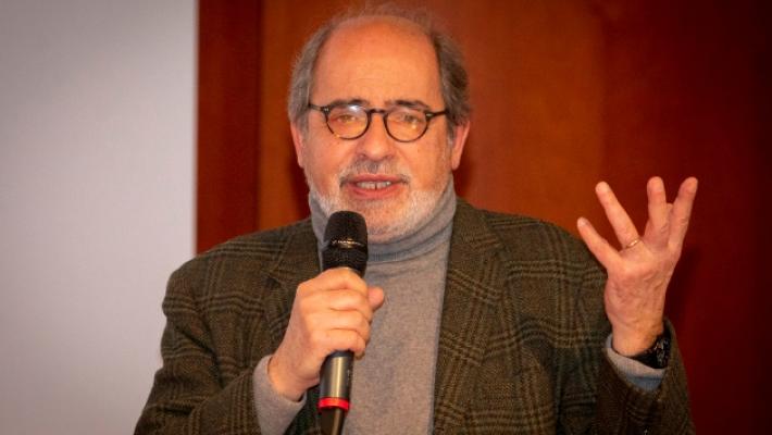 Vittorio Gallese: &laquo;Serve una educazione digitale seria&raquo;