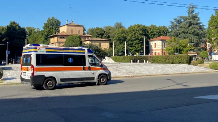Santa Croce, il piazzale che di notte cambia volto